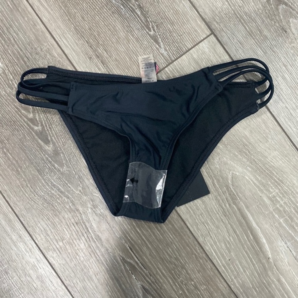 NWT! South Beach‎ Black Bikini Bottom